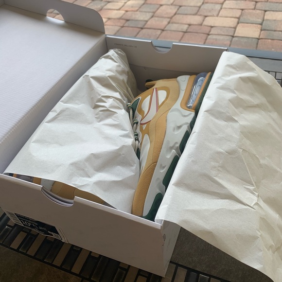 Nike air max 270 react • AUTHENTIC • BRAND NEW • - Picture 5 of 16